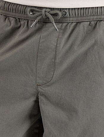 Broek met perzikhuid-effect