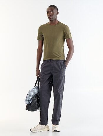 Broek met perzikhuid-effect