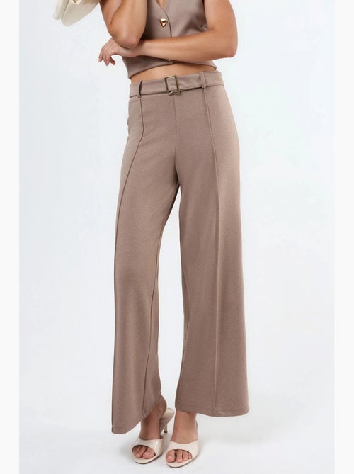 Broek met rechte pijp, hoge taille en riem busem - Kiabi Broek met rechte pijp, hoge taille en riem busem - Kiabi