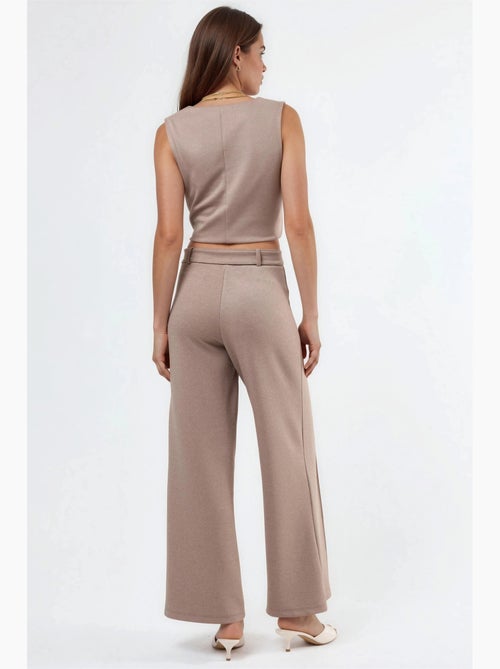 Broek met rechte pijp, hoge taille en riem busem - Kiabi Broek met rechte pijp, hoge taille en riem busem - Kiabi