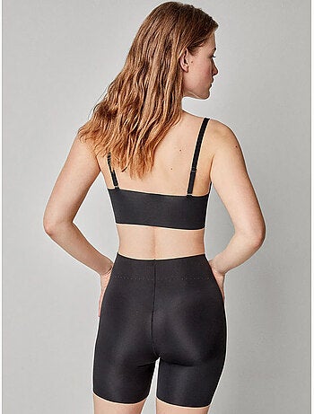 Broek met versterkt voorpand voor figuurcorrectie