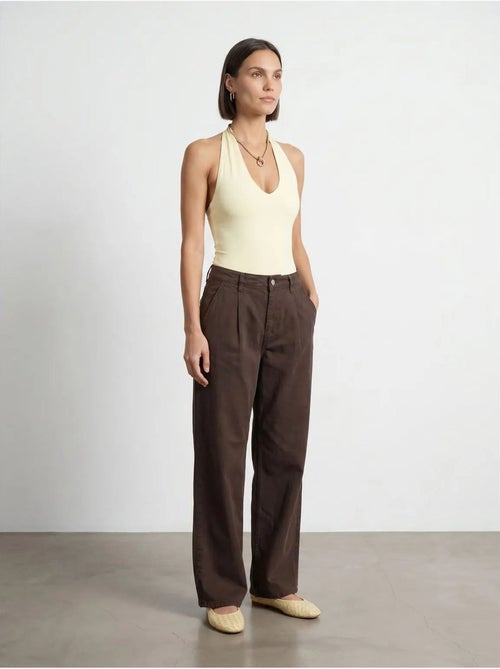 Broek met wijde pijp, middelhoge taille en plooien dilvin - Kiabi Broek met wijde pijp, middelhoge taille en plooien dilvin - Kiabi