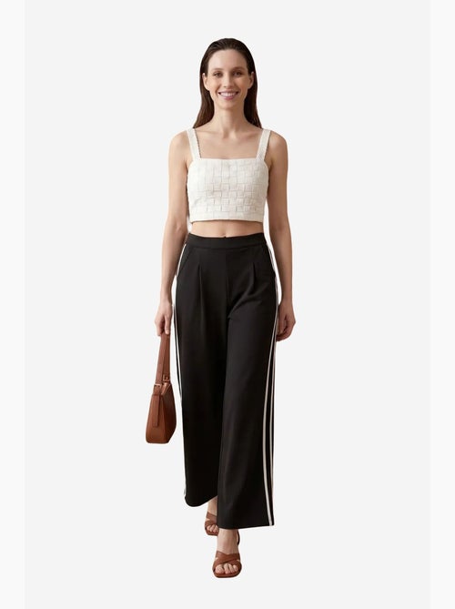 Broek met wijde pijp, plooien en hoge taille my fashion - Kiabi Broek met wijde pijp, plooien en hoge taille my fashion - Kiabi