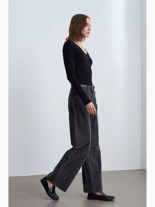Broek van katoen met hoge taille en wijde pijp dilvin - Kiabi Broek van katoen met hoge taille en wijde pijp dilvin - Kiabi
