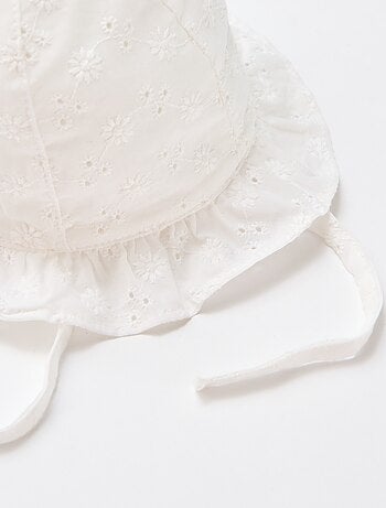 Bucket hat van Engels borduurwerk om te strikken