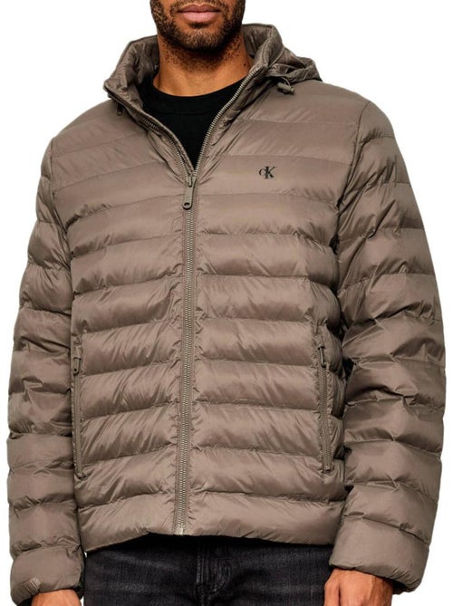 Calvin Klein Jeans Heren Bruine Donsjas LV04RC511G - Kiabi Calvin Klein Jeans Heren Bruine Donsjas LV04RC511G - Kiabi