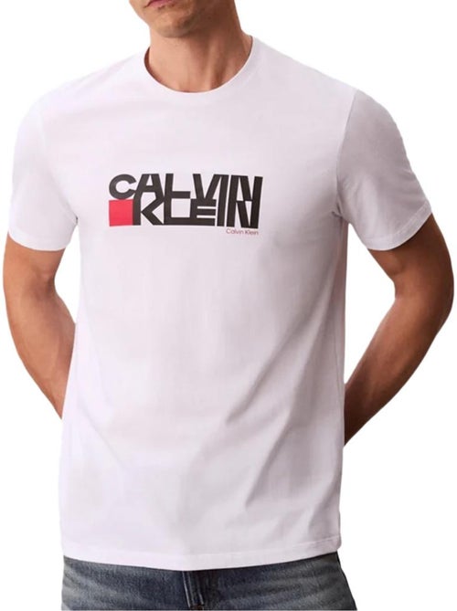 Calvin Klein Jeans T-shirt voor heren - Wit/Zwart/Rood LV04RD814G - Kiabi Calvin Klein Jeans T-shirt voor heren - Wit/Zwart/Rood LV04RD814G - Kiabi