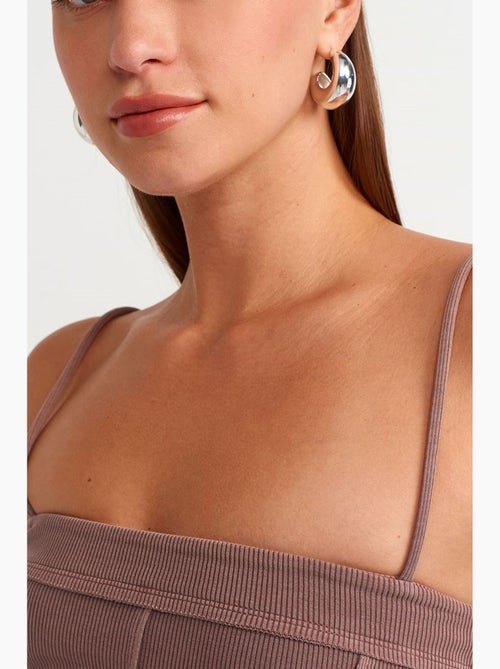 Camisole rib met vierkante hals kort dilvin - Kiabi Camisole rib met vierkante hals kort dilvin - Kiabi