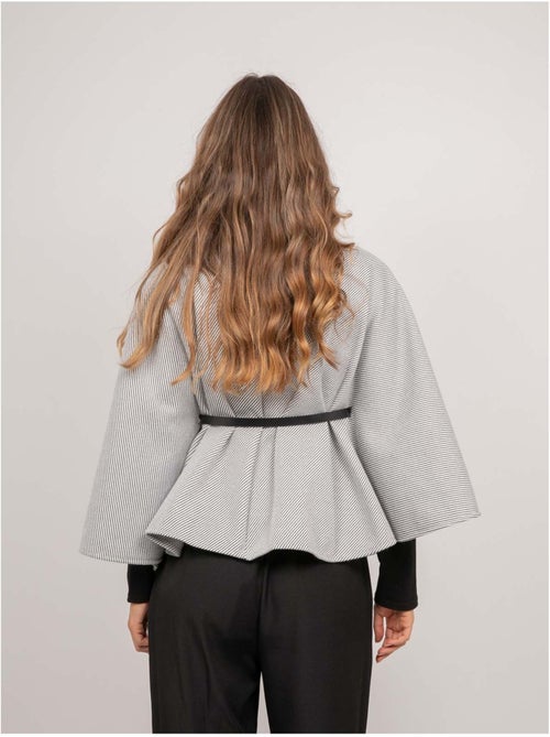 Cape avec ceinture col montant manches évasées urolie - Kiabi Cape avec ceinture col montant manches évasées urolie - Kiabi