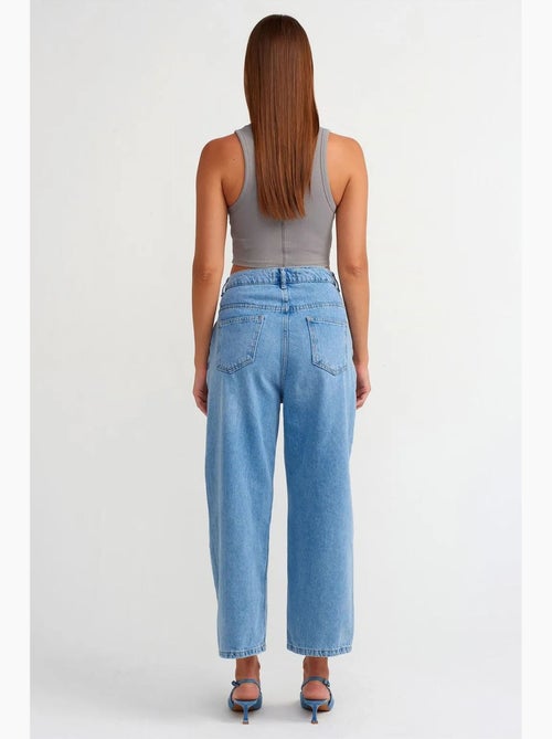 Caprijeans met hoge taille en ballonpasvorm dilvin - Kiabi Caprijeans met hoge taille en ballonpasvorm dilvin - Kiabi