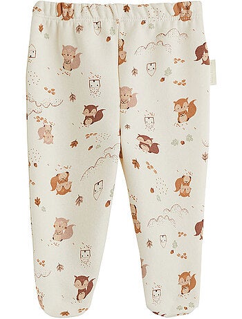 Caramelkleurige wikkelvest en broekset met babyvoetjes