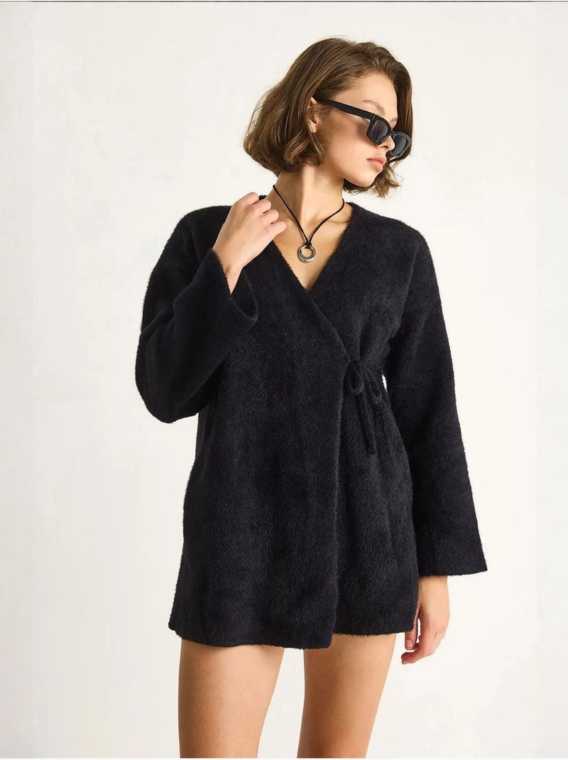 Cardigan court en maille côtelée avec fermeture à nouer lucci Noir - Kiabi