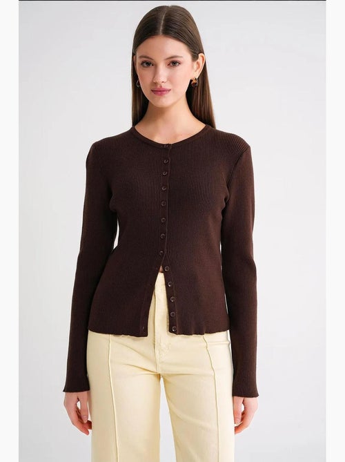Cardigan slim fit en maille côtelée avec fermeture à boutons mixray - Kiabi Cardigan slim fit en maille côtelée avec fermeture à boutons mixray - Kiabi