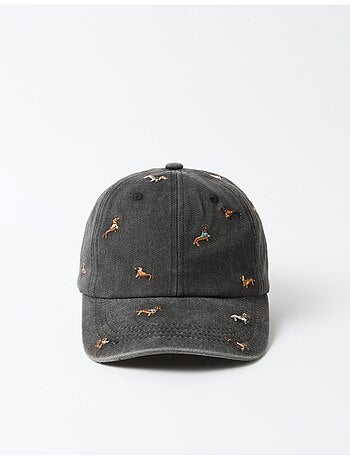 Casquette brodée, mo fashion