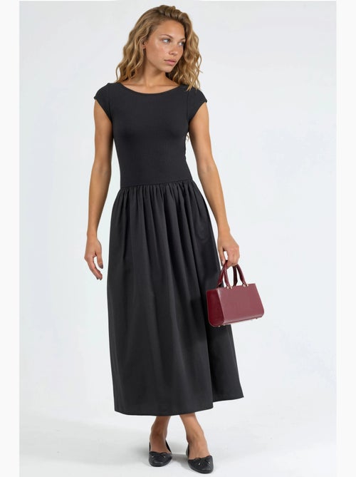 Casual midi-jurk met ronde hals busem - Kiabi Casual midi-jurk met ronde hals busem - Kiabi