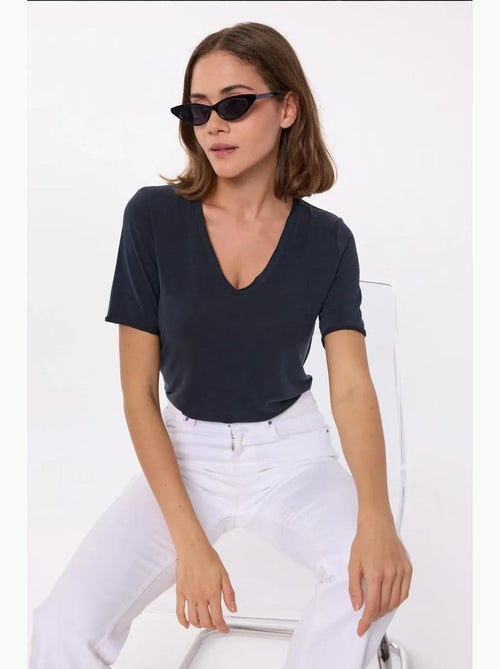 Casual t-shirt met v-hals en korte mouwen hiccup - Kiabi