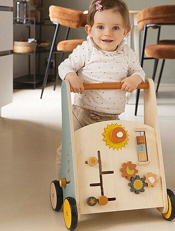 Charriot de marche bébé avec roues crantées