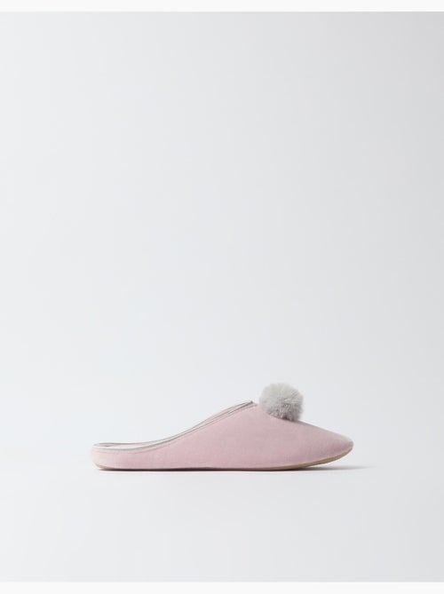 Chaussons avec pompons, mo fashion - Kiabi Chaussons avec pompons, mo fashion - Kiabi