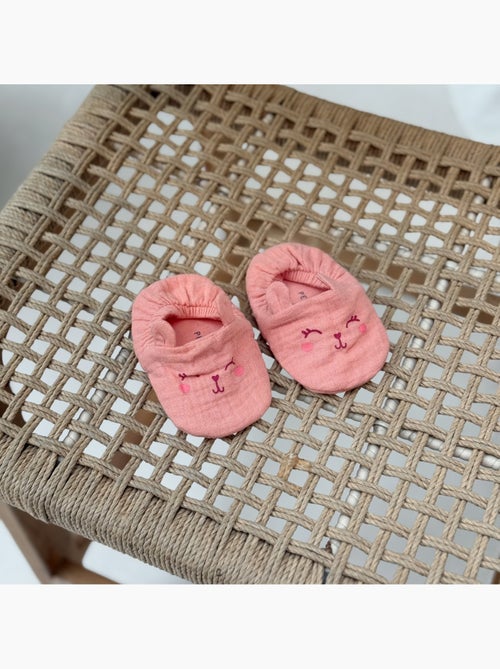 Chaussons b?b? en gaze de coton Santa Giulia - Kiabi Chaussons b?b? en gaze de coton Santa Giulia - Kiabi