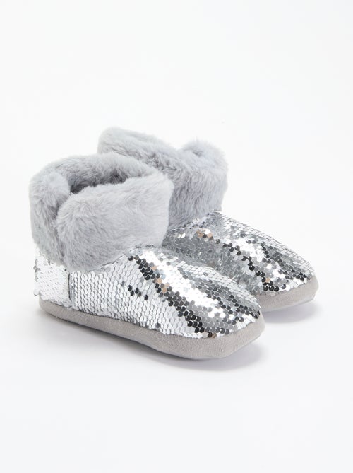 Chaussons boots effet moutonné avec sequins - Kiabi Chaussons boots effet moutonné avec sequins - Kiabi
