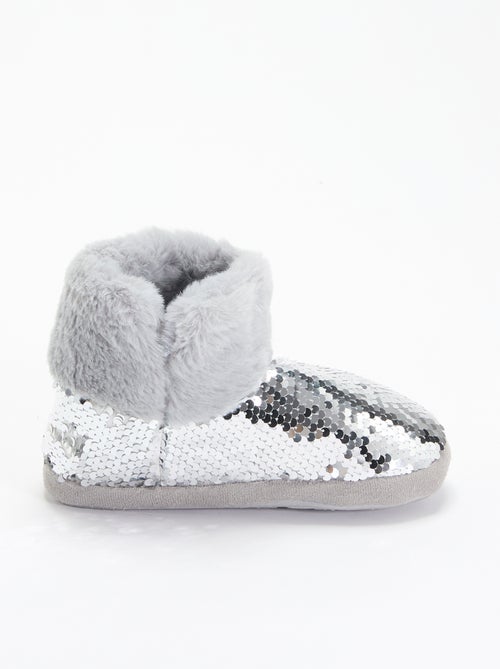 Chaussons boots effet moutonné avec sequins - Kiabi Chaussons boots effet moutonné avec sequins - Kiabi