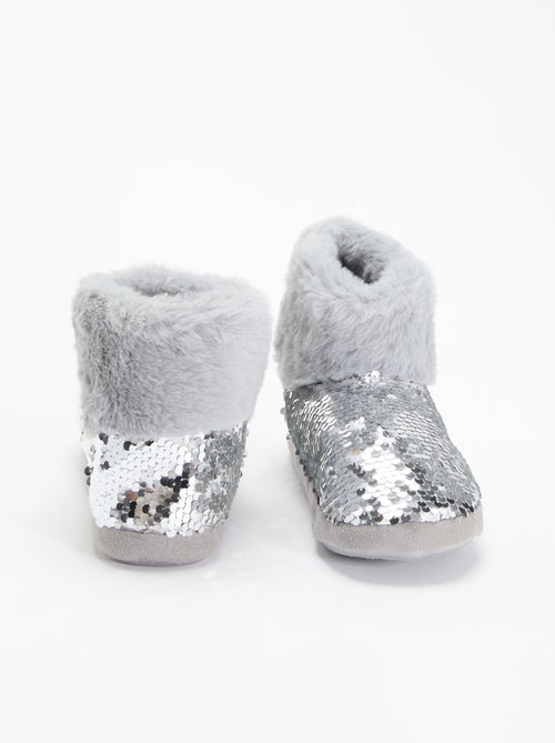 Chaussons boots effet moutonné avec sequins - Kiabi Chaussons boots effet moutonné avec sequins - Kiabi