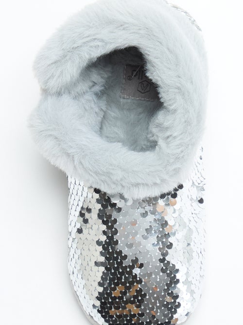 Chaussons boots effet moutonné avec sequins - Kiabi Chaussons boots effet moutonné avec sequins - Kiabi