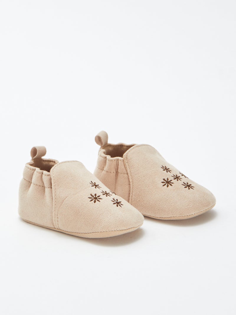 Chaussons brodés en suédine Beige - Kiabi