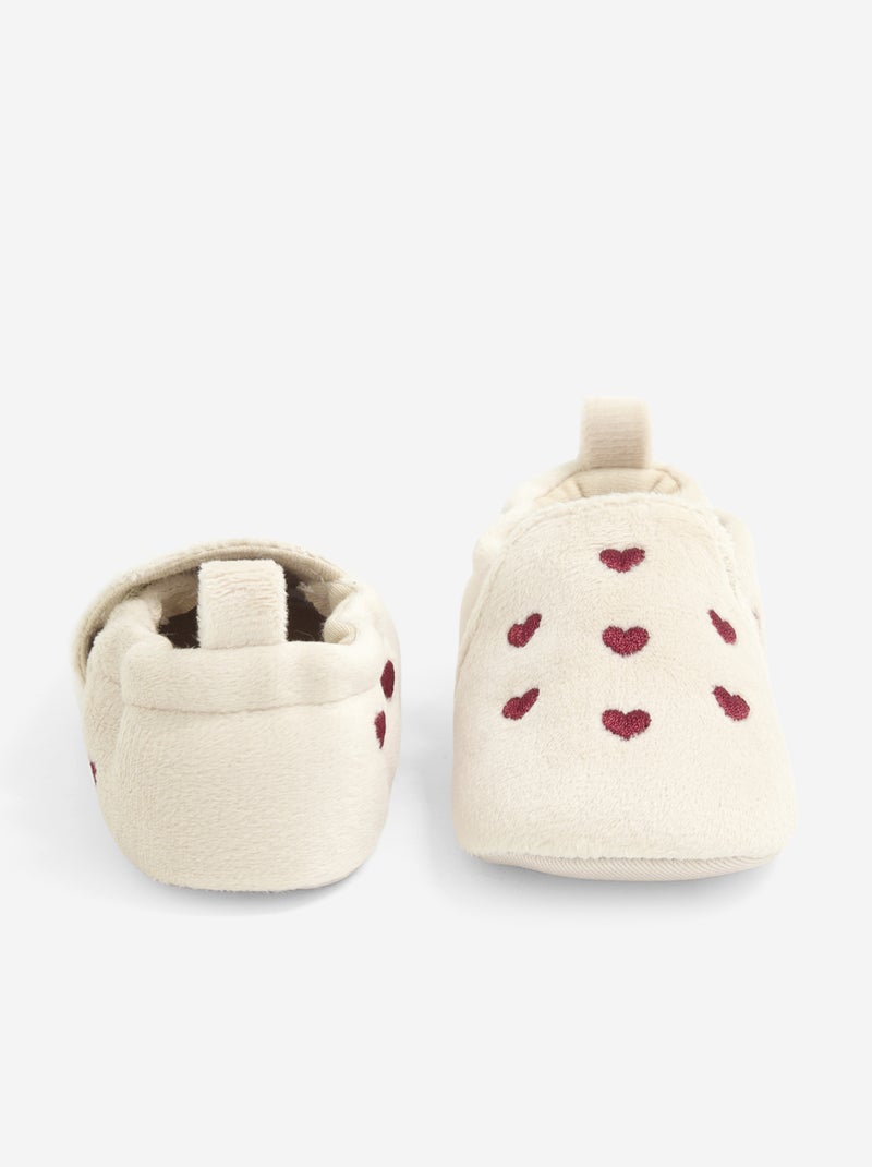 Chaussons 'cœur' Beige - Kiabi
