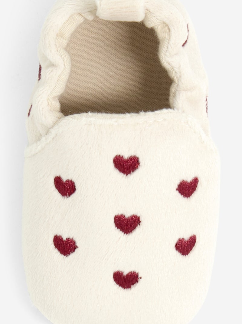 Chaussons 'cœur' Beige - Kiabi
