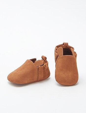 Chaussons en suédine avec oreilles en relief