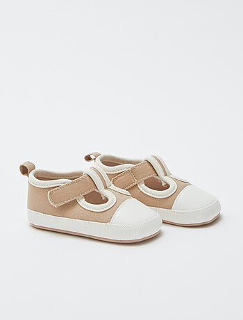 Chaussons esprit baskets en toile