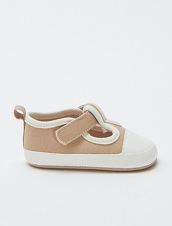 Chaussons esprit baskets en toile