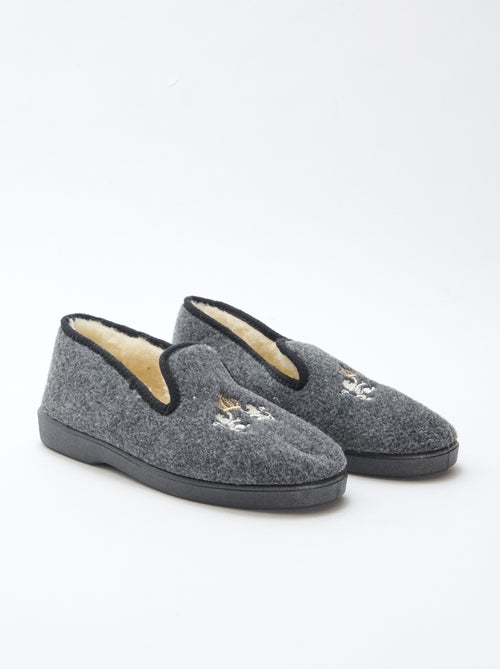 Chaussons fourrés avec bords contrastants - Kiabi