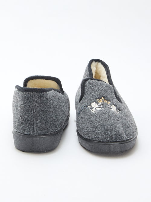 Chaussons fourrés avec bords contrastants - Kiabi