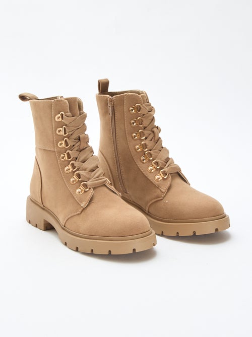 Chaussures de trekking avec œillets dorés - Kiabi