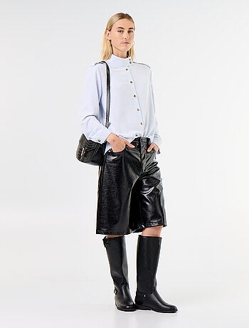 Chemise à col haut et empiècements épaules