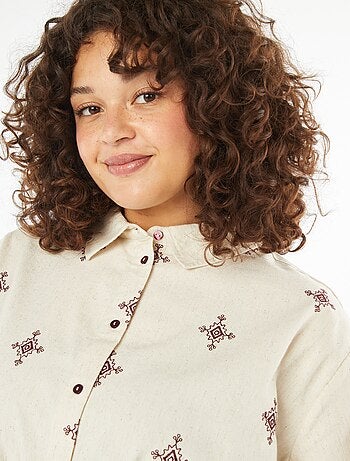 Chemise à manches courtes avec motifs brodés