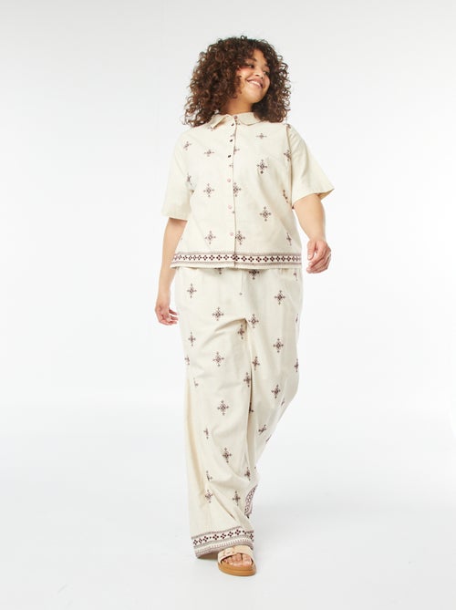 Chemise à manches courtes avec motifs brodés - Kiabi
