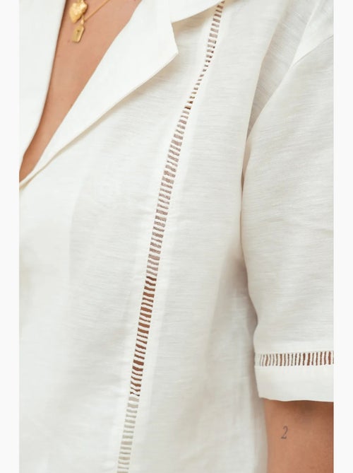 Chemise à manches courtes en lin avec détails découpés hiccup - Kiabi Chemise à manches courtes en lin avec détails découpés hiccup - Kiabi