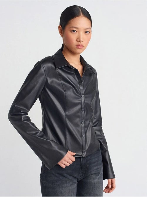 Chemise ajustée aspect cuir dilvin - Kiabi Chemise ajustée aspect cuir dilvin - Kiabi