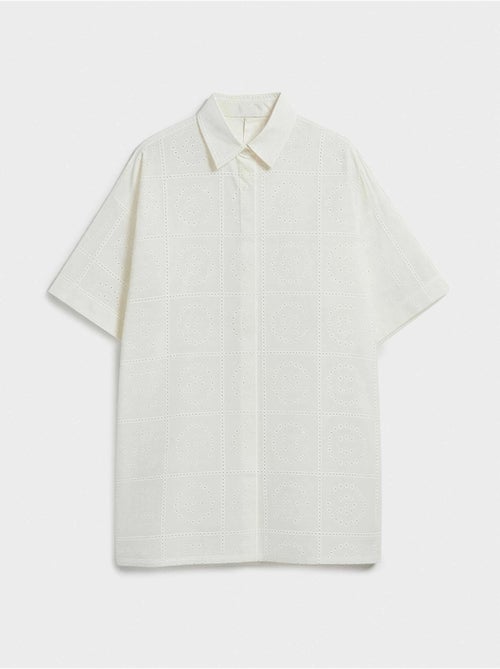 Chemise avec boutons et détails ajourés 100% coton - Kiabi Chemise avec boutons et détails ajourés 100% coton - Kiabi