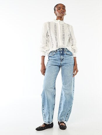 Chemise avec broderies anglaises et volants au col