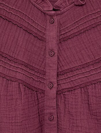 Chemise avec col volanté et broderies