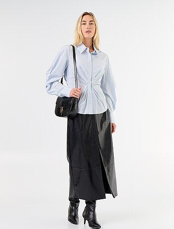 Chemise avec coupe fantaisie ajustée à l'avant