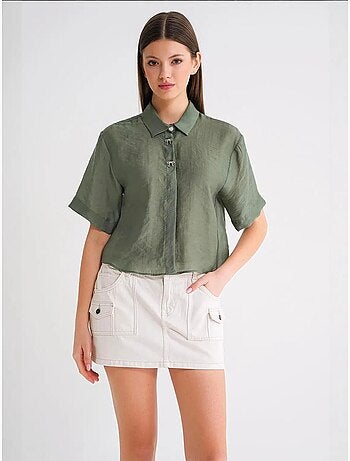Chemise boutonnée à manches courtes avec accessoire en pierre mixray