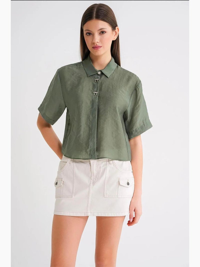Chemise boutonnée à manches courtes avec accessoire en pierre mixray Kaki - Kiabi