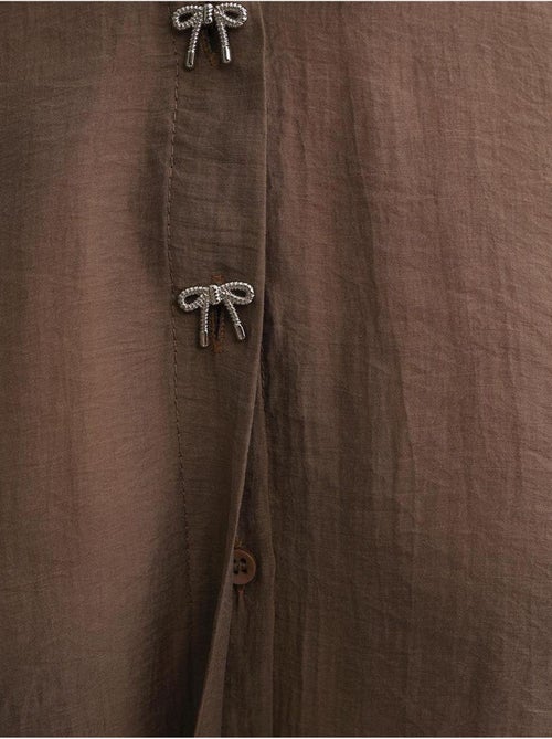 Chemise boutonnée à manches courtes avec accessoire en pierre mixray - Kiabi