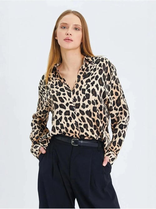 Chemise boutonnée en satin imprimé léopard mixray - Kiabi Chemise boutonnée en satin imprimé léopard mixray - Kiabi