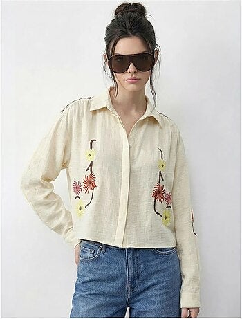 Chemise courte brodée avec fermeture boutonnée lucci
